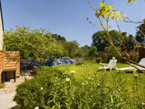 Maisons de vacances -HARES- Maison authentique avec jardin : photos des chambres