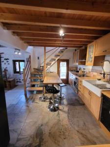 Little cottage up the hills