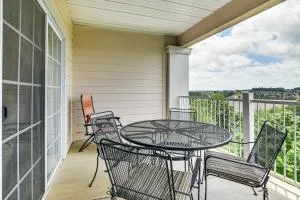 Branson Condo with Pool Access and Views, 3 Mi Dtwn! - Walnut Shade