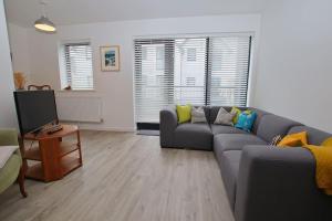 Armada Close - 3 Story Home Close to Tunnels Beach