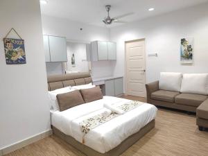 Exclusive Studio, 20th, 5pax, Gurney, Mansion One, Gleneagle Hospital