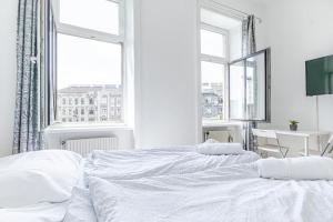 City Living, Garden Vibes 3BR Bliss in Vienna