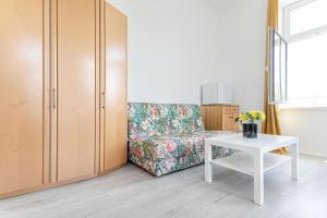 City Living, Garden Vibes 3BR Bliss in Vienna