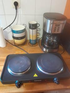 Proche de Genève et des stations de ski Ménage fait par le client-Very good prices but you have to cl-ean t-he room