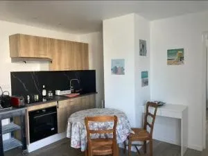 Appartement charmant aux Sables-d'Olonne avec terrasse. - 奥洛讷堡