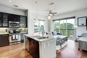 Jade At Millennium - 3 Bed Apt in Houston - Bellaire Junction