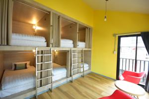 Bangkok Silom chat box hostel