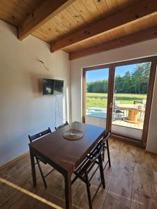 Domek Dotyk rosy na Kaszubach