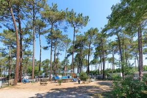 Maisons de vacances Mobile-home Alain : Mobile Home