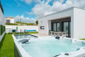 Villa Venus with jacuzzi and private pool - Sobral