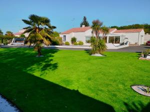 Maisons d'hotes Les papillons roses : Chambre Double