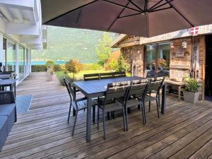 Maisons de vacances Spacieuse Villa avec vue panoramique sur le lac, une Exclusivite LLA Selections by Location Lac Annecy : photos des chambres