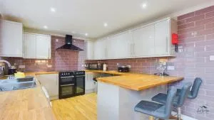 Dartmouth House - Totland