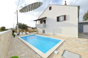 Holiday Home Ariana with private pool - by TA Leut Agency