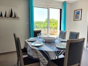 Maisons de vacances Maison recente a cote du Casino et de la baie du Kernic : photos des chambres