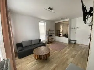 Przytulna kawalerka na Morenowej - Klewki