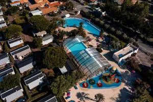 Mer et Soleil 5 étoiles à Oléron empl 170 3CH 1SDB 8 personnes - Les Sables Vignier