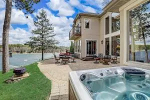 Silver Lake Estate - Private Beach - Hot Tub - Arcades - Waupaca