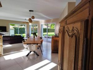 Villas calme villa spacieuse pensee pour10 proche mer : photos des chambres