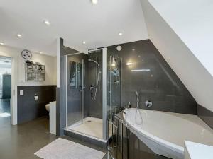 6 Zimmer Maisonette-Penthouse Pool Dachterrasse Luxus