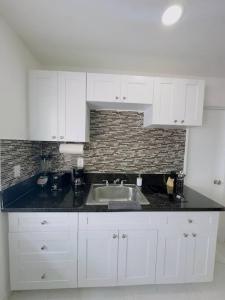 New Mid Miami Beach apt free parking and beach access