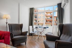 Sunny apartment in the Center, 5 min. from the Beach
