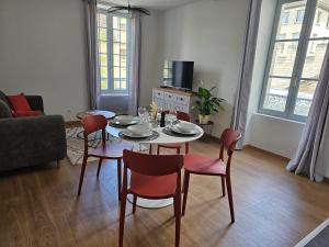 Appartements Aux-Cerfs - A deux pas de l-Abbaye : Appartement 1 Chambre