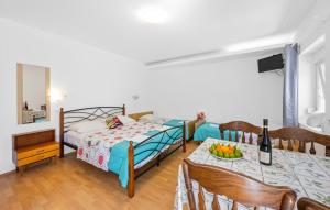 Stunning Apartment In Lozovac With Wifi