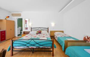 Stunning Apartment In Lozovac With Wifi