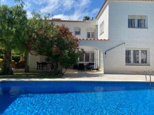 TarracoHomes-TH11 Villa en la Playa de Cambrils