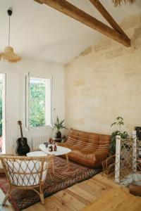 Maisons de vacances Charmante petite maison avec piscine : photos des chambres