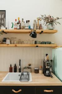 Maisons de vacances Charmante petite maison avec piscine : photos des chambres