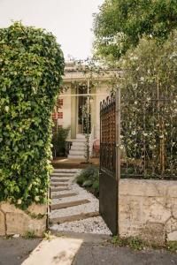 Maisons de vacances Charmante petite maison avec piscine : Maison 2 Chambres