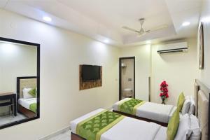 Hotel Emporio - Near New Delhi Railway Station - Paharganj