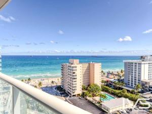 W FTL 1409 Beachfront Resort 2 Bedroom & 2 Bathroom Condo
