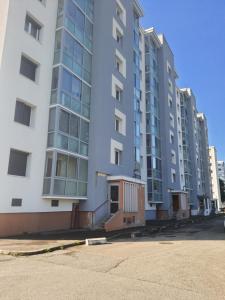 Le Chopin, appartement 3 pièces, parking gratuit, balcon, ascenseur, WiFi