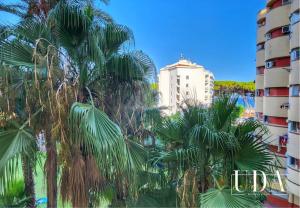 UDA Vacacional - Palmeras y vistas al mar en La Pineda