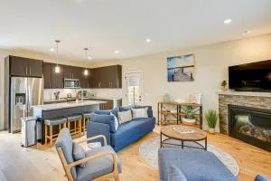 Traverse City Townhome Walk to Boardman Lake! - Brookside