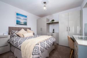 Elegant Barn Retreat with jacuzzi