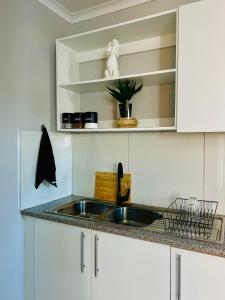 Easy Living Apartment
