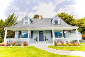 Farmhouse Minus the Farm - Wenatchee