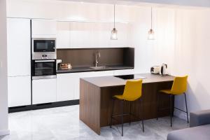 Florette Suite 1BR w Stunning Lounge Terrace by Arco Collection