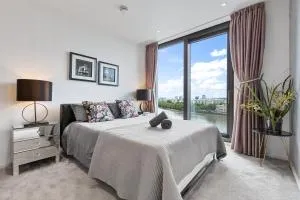 Central London Spectacular riverview two bedroom Luxury designer apartment-AC-Parking-WIFI-2 bathrooms - London