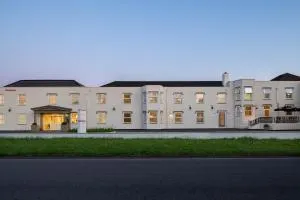 Ramada by Wyndham Cheltenham - 温什科姆