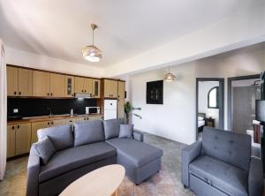 AMMOS FAMILY APARTMENTS