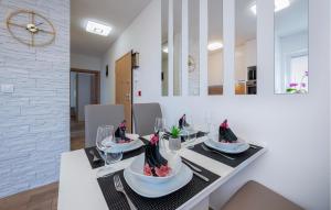 1 Bedroom Nice Apartment In Pula 