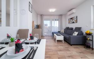 1 Bedroom Nice Apartment In Pula 
