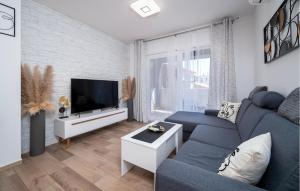 1 Bedroom Nice Apartment In Pula