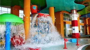 Splash 906 E