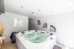 Appart'hotels Les Alizes Residence & Spa : photos des chambres